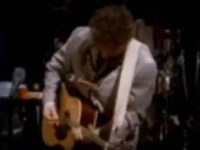 “We cut this song exactly the way I found it”: Bob Dylan, “Ring Them Bells,” and Stage Diving at The&nbsp;Beacon